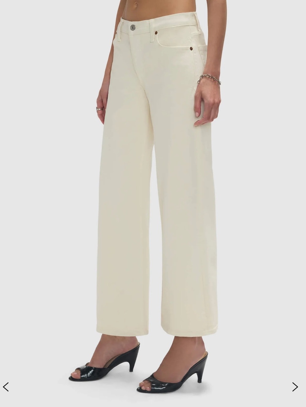 NEW UNWORN Mother jeans the tripper ankle , cream puff . price is firm !